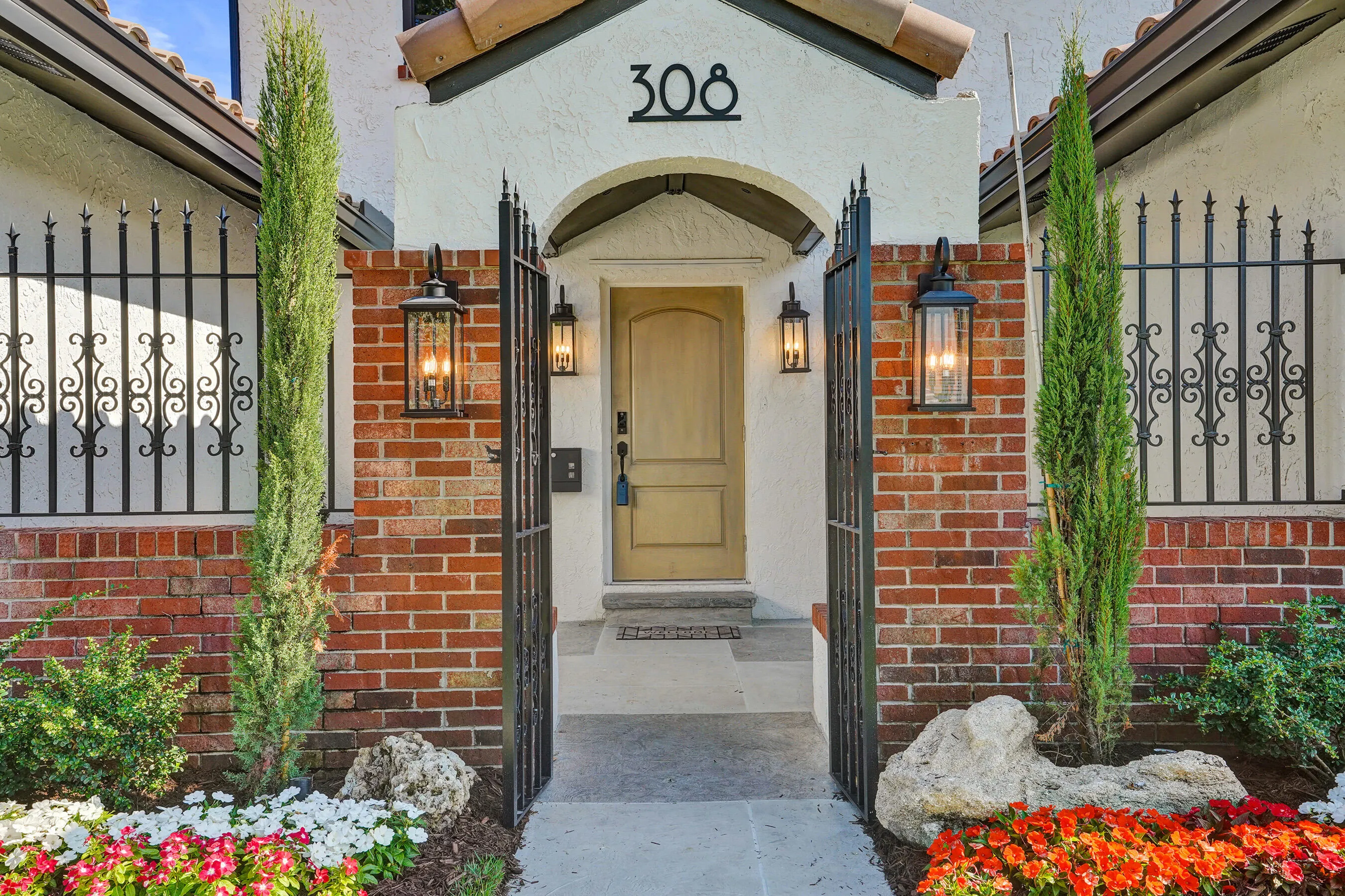 308 Greymon Dr