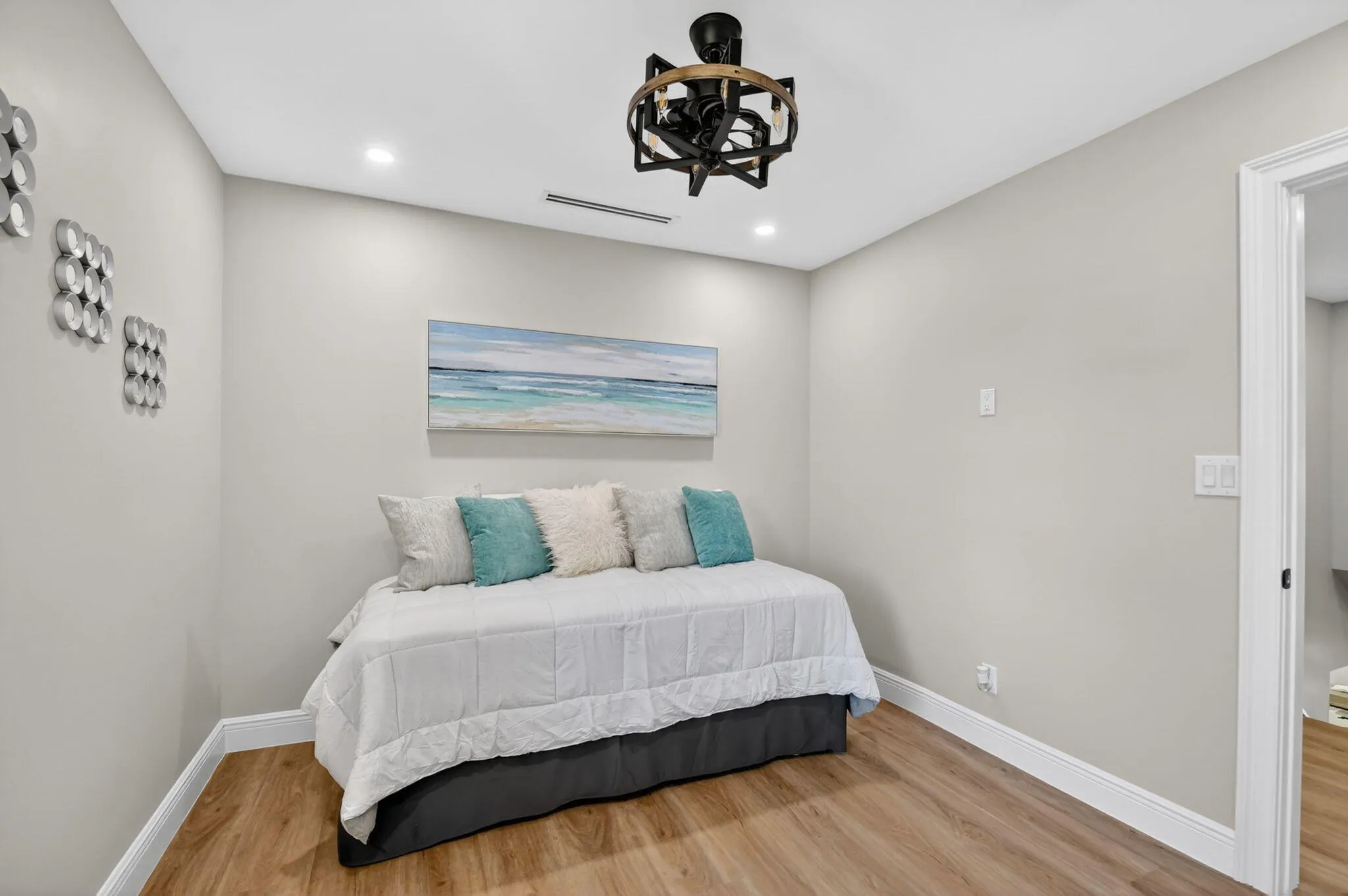 Guest bedroom 3