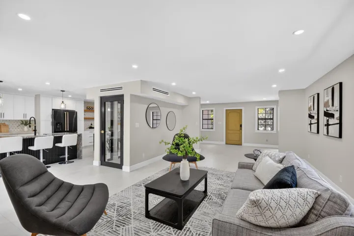 308 Greymon Dr