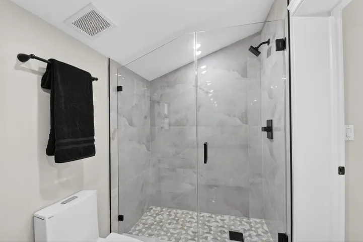 Ground floor en-suite bath