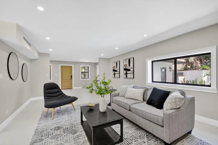 308 Greymon Dr