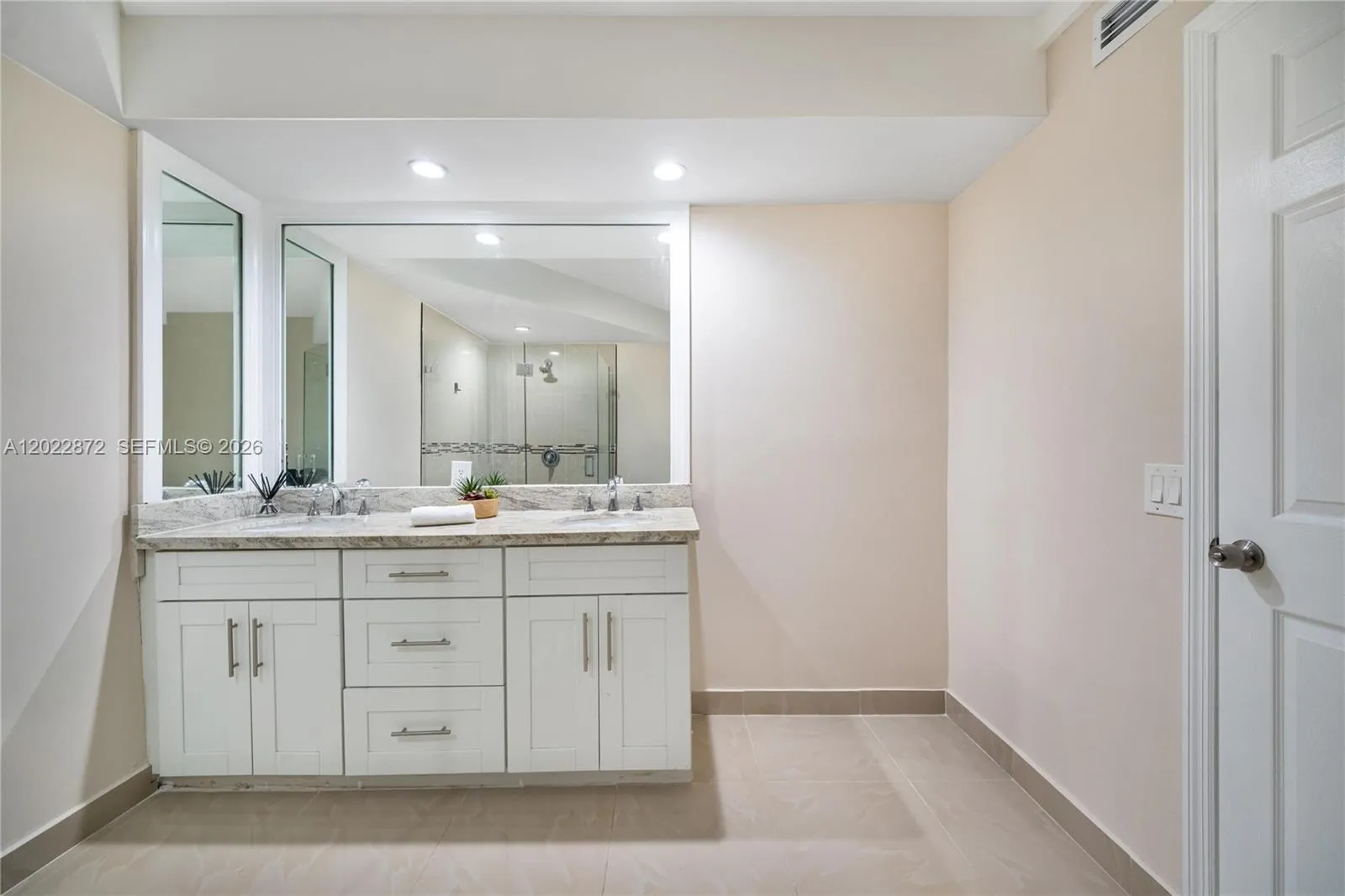 Property photo 496
