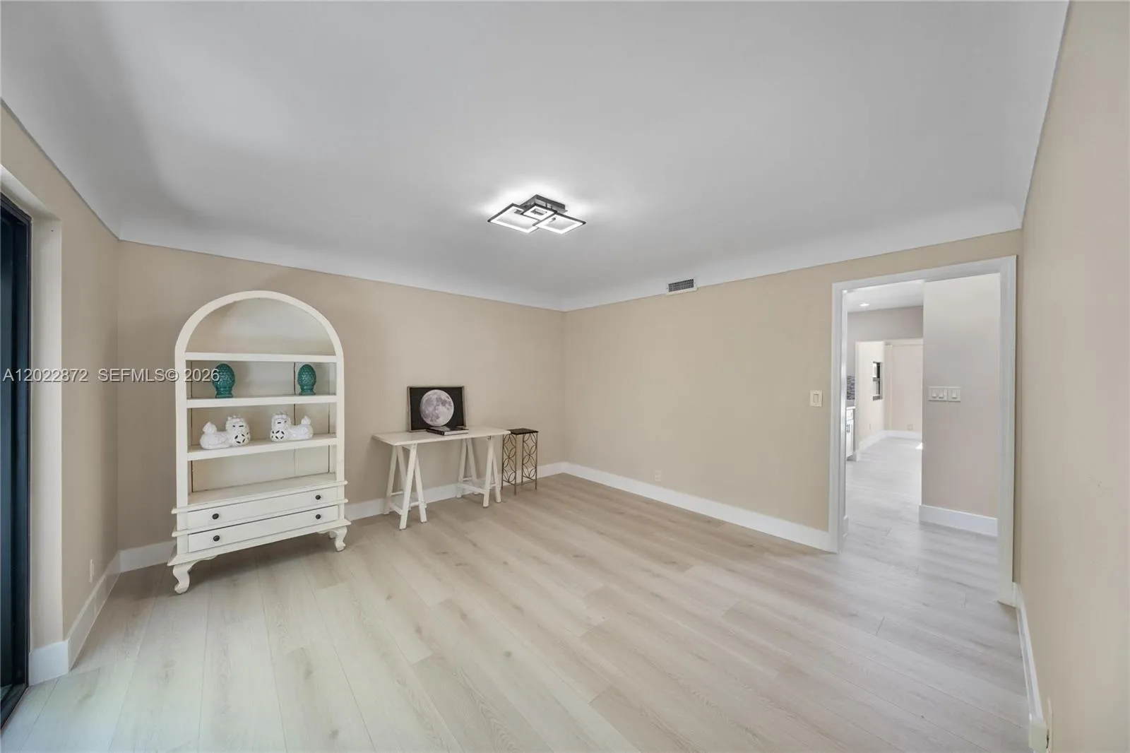 Property photo 379