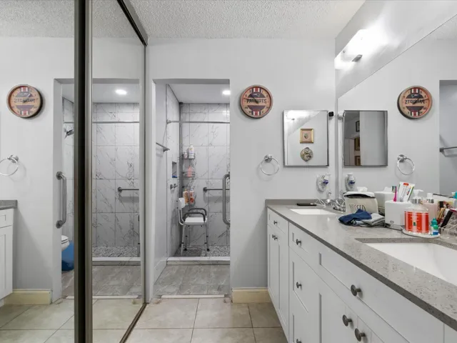 50-Bathroom