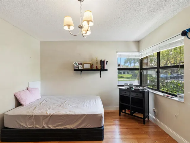 62-Bedroom