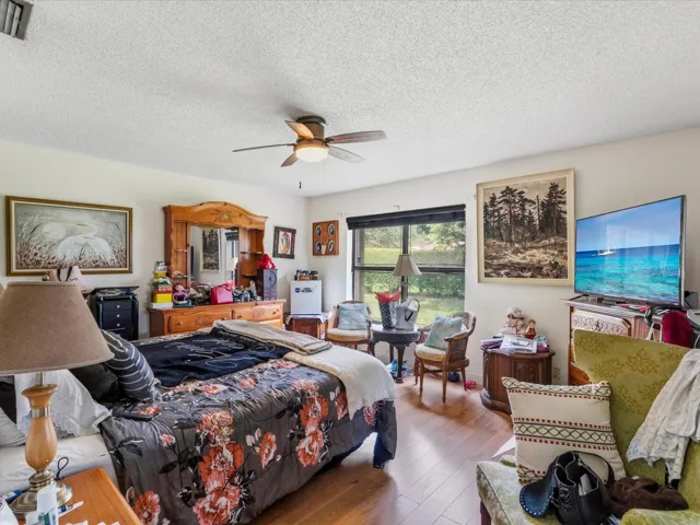 53-Bedroom