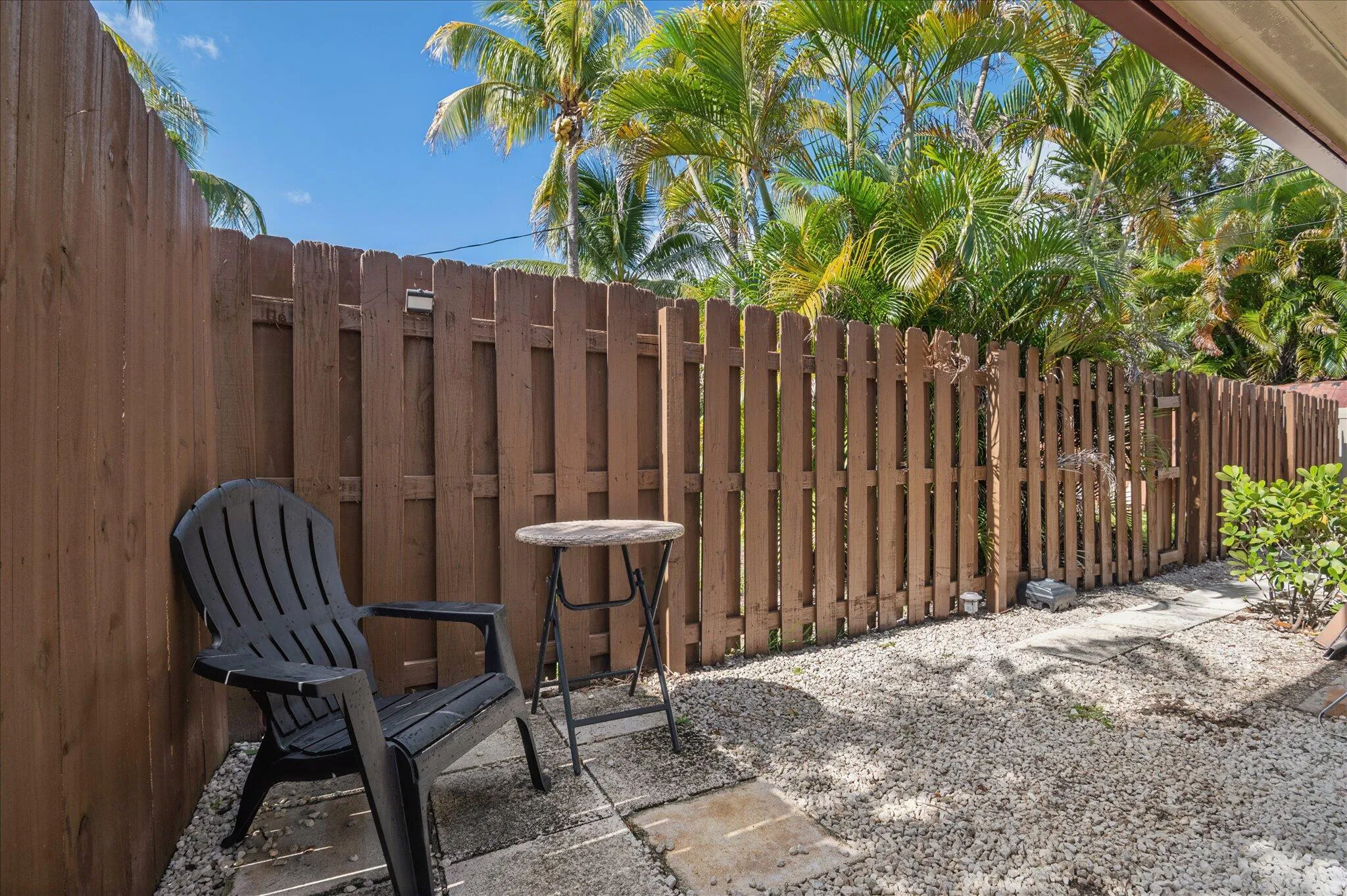 0024-Cottage Sitting Area 1645 NE 16th A