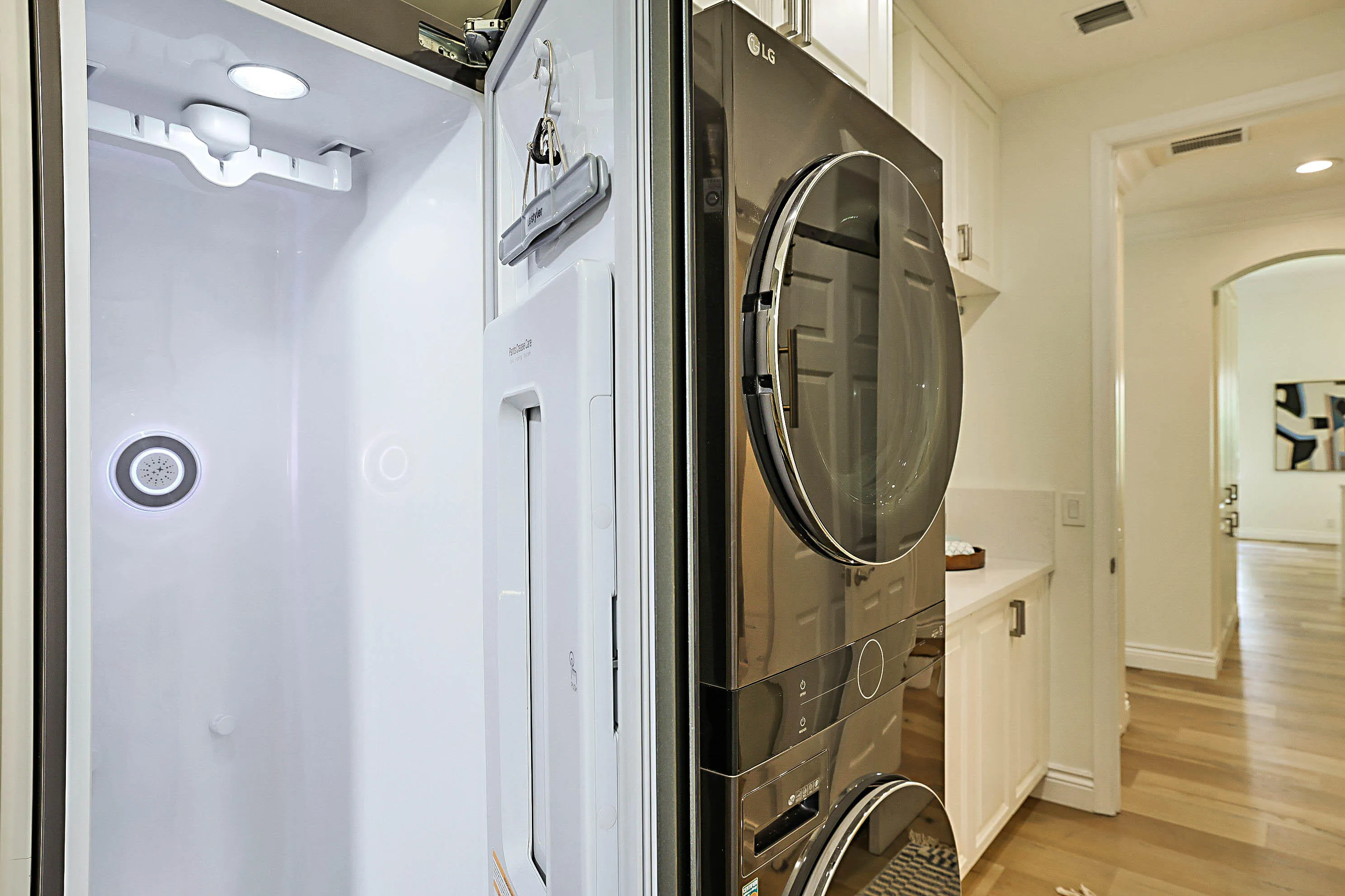 Built-in steam clothing closet