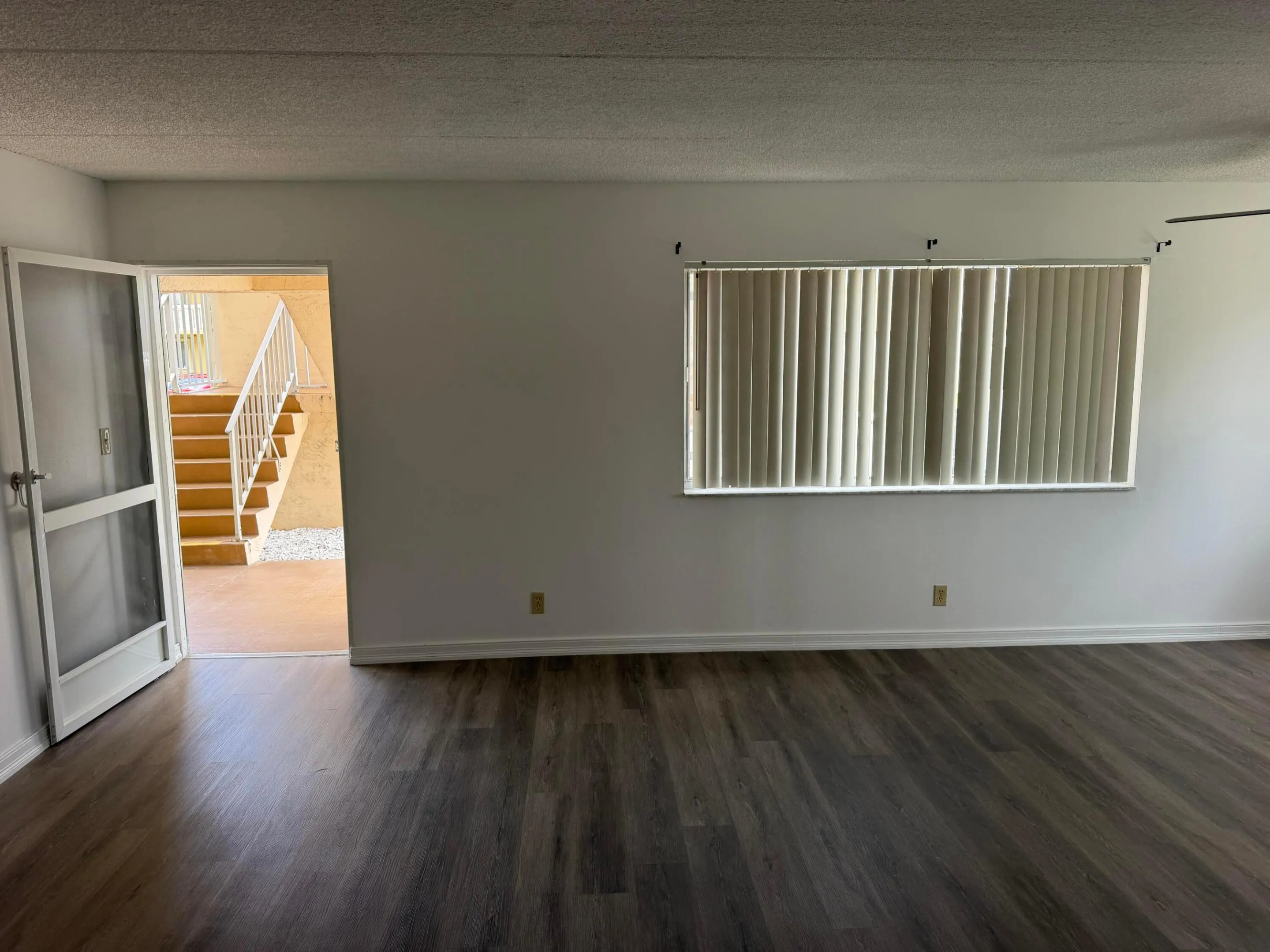 Living room dining room