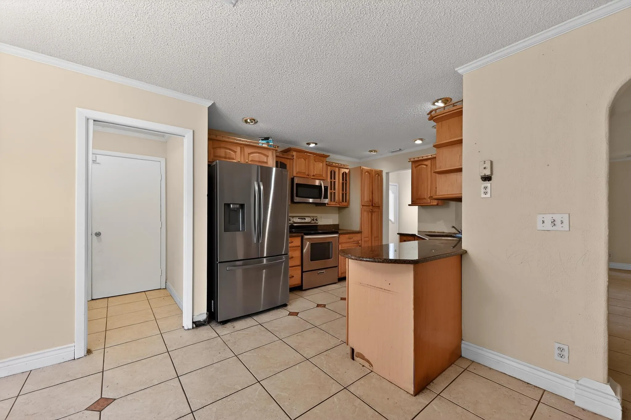 22_8421_Winnipesaukee_Way-Kitchen-0021