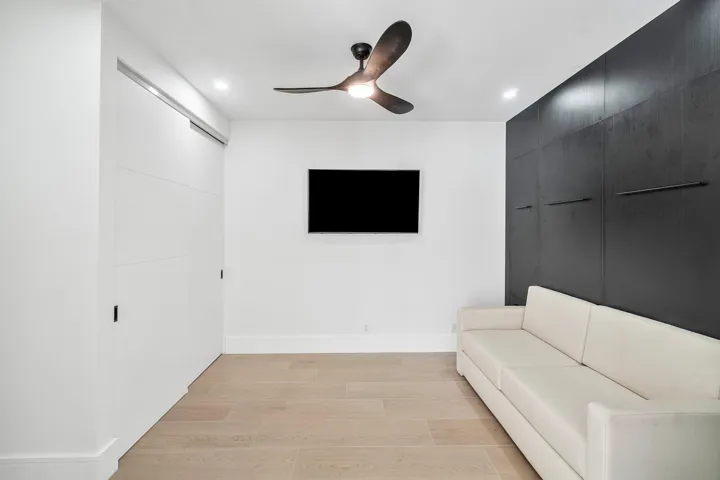 DOWNSTAIRS GUEST ROOM