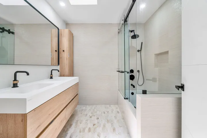 GUEST BATH