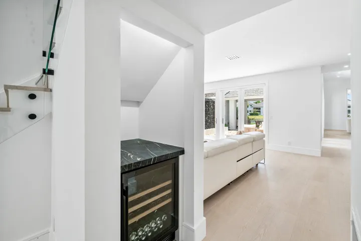 BAR AREA
