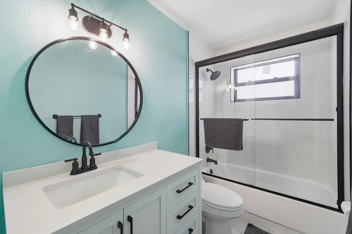 Bathroom 2 - shared