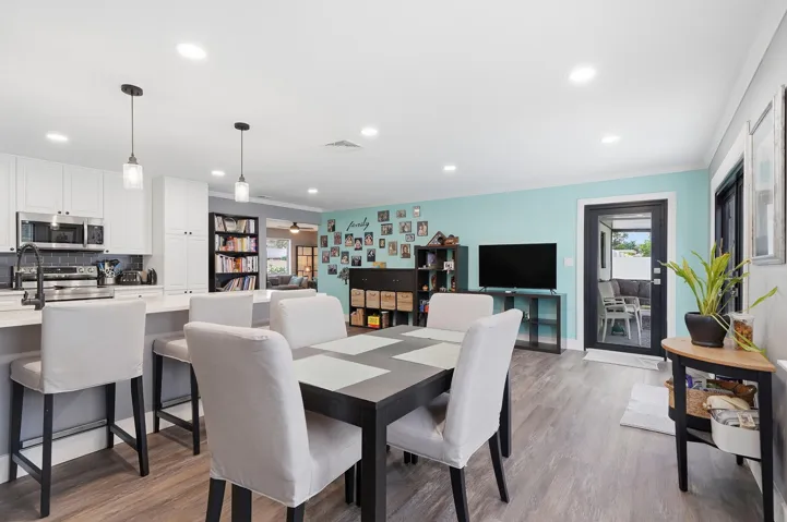 Combination family/dining room