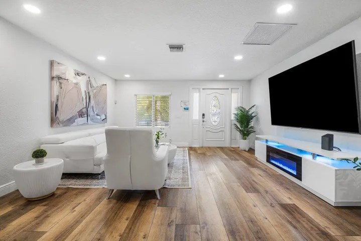 006-671LindellBoulevard-DelrayBeach-FL-3