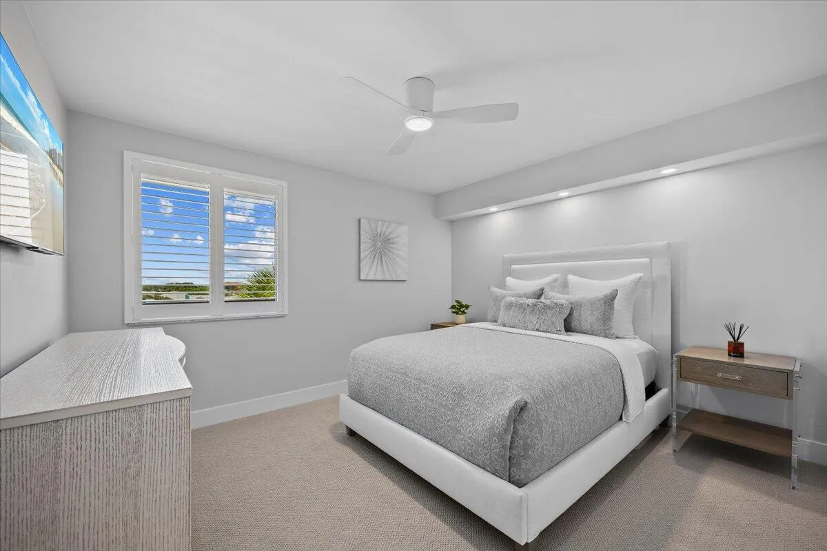 Cozy Secondary Guest Room
