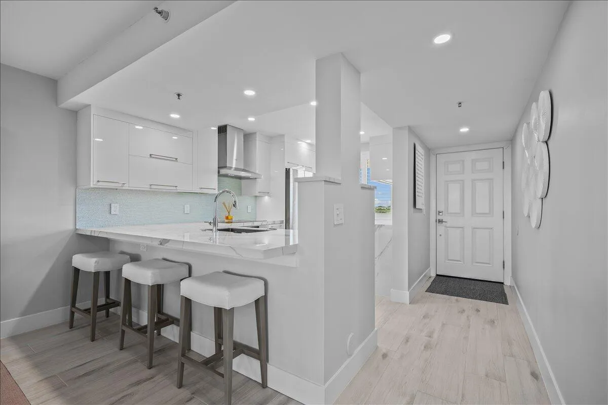Pristine Foyer Entry