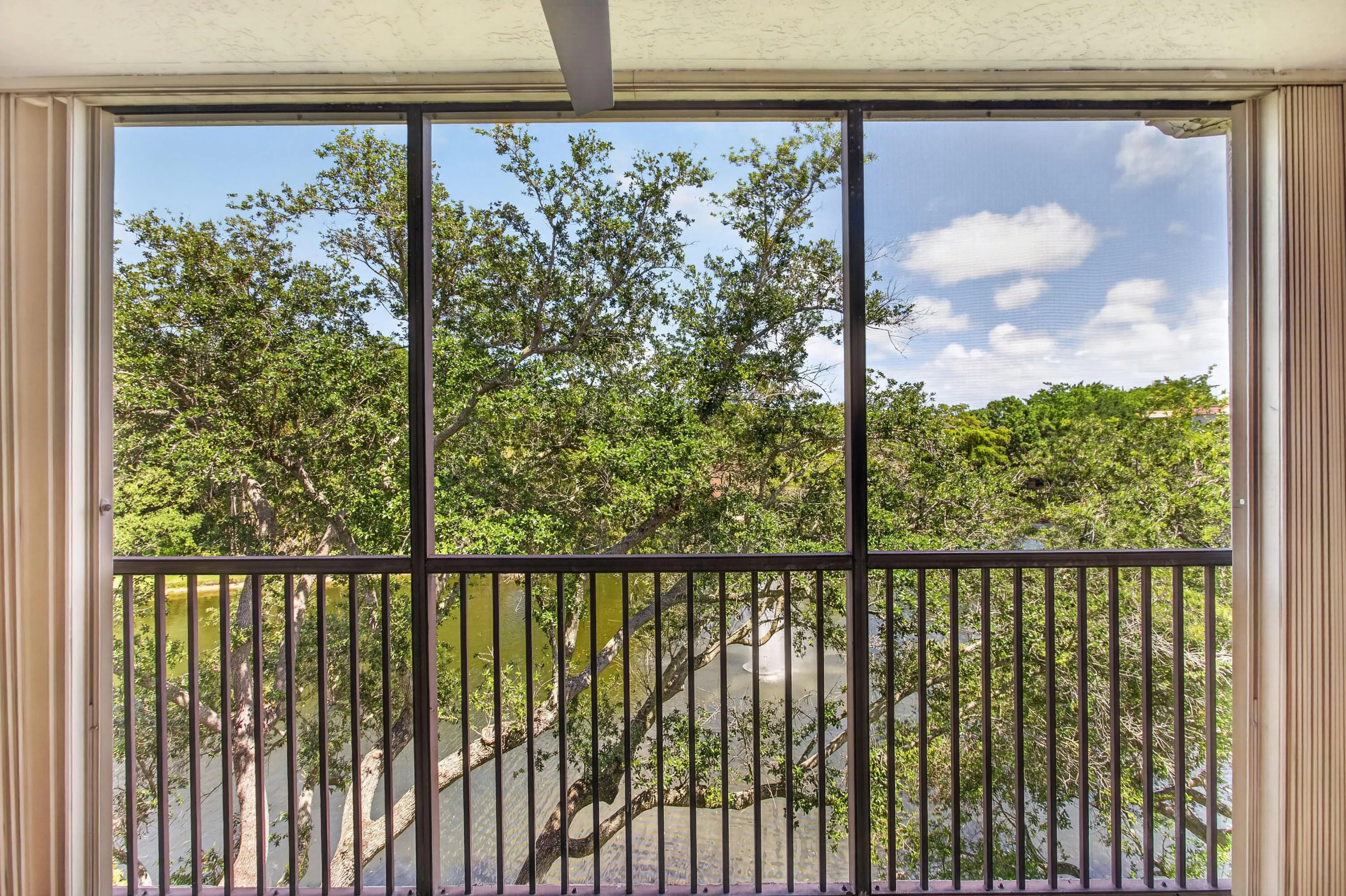 Screened Balcony