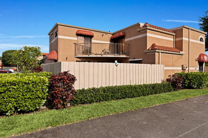 3-web-or-mls-A7406558