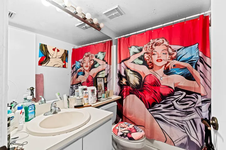 19-web-or-mls-A7406612