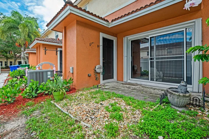 24-web-or-mls-9999-sw-26th-ct