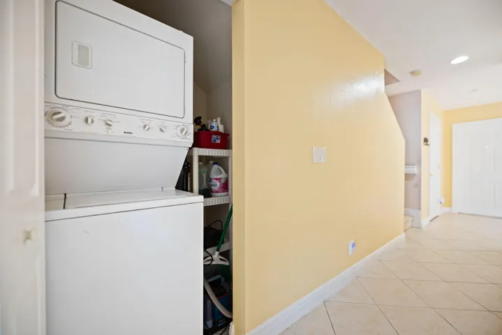 22-web-or-mls-9999-sw-26th-ct