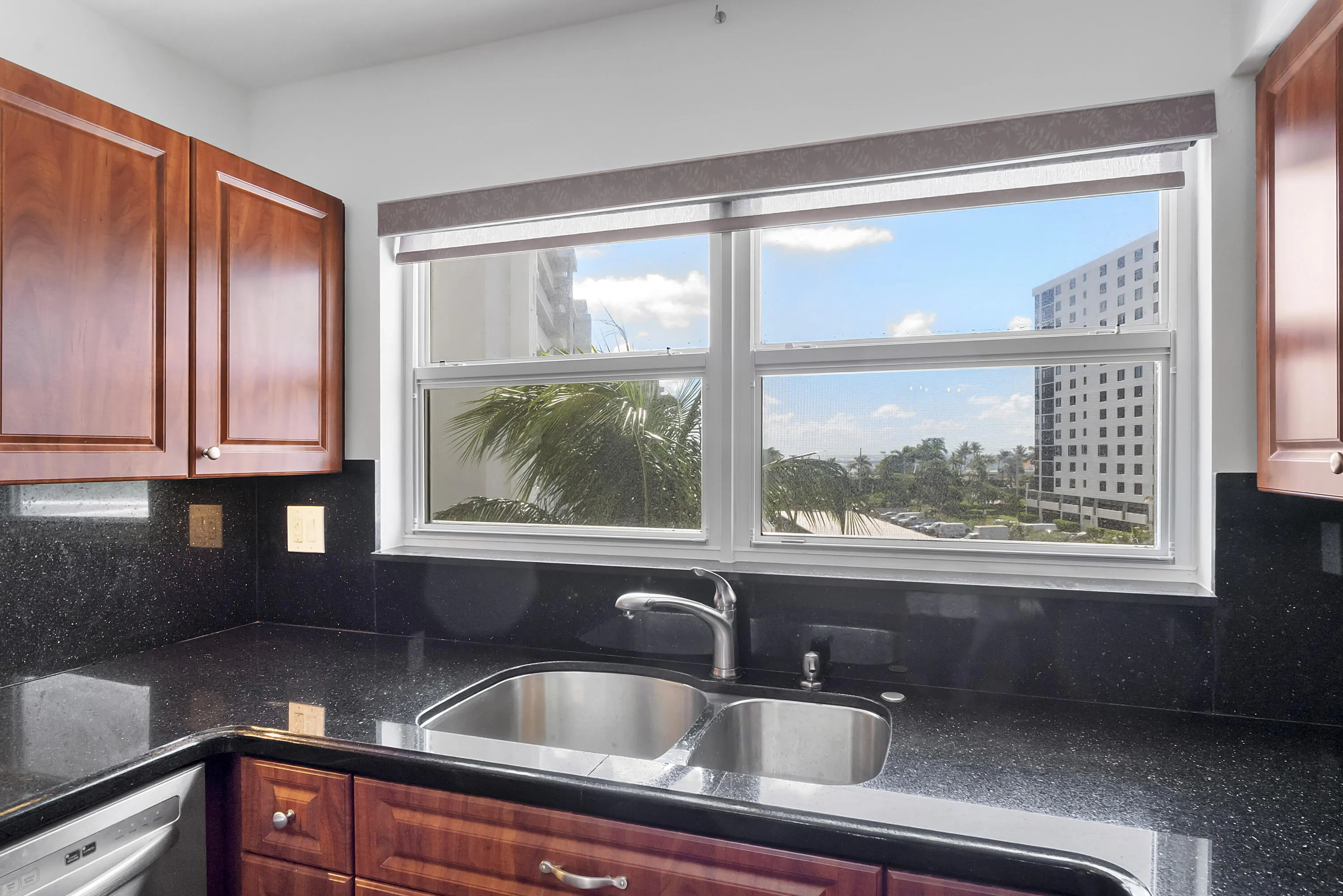 3310 S Ocean Blvd u528_003