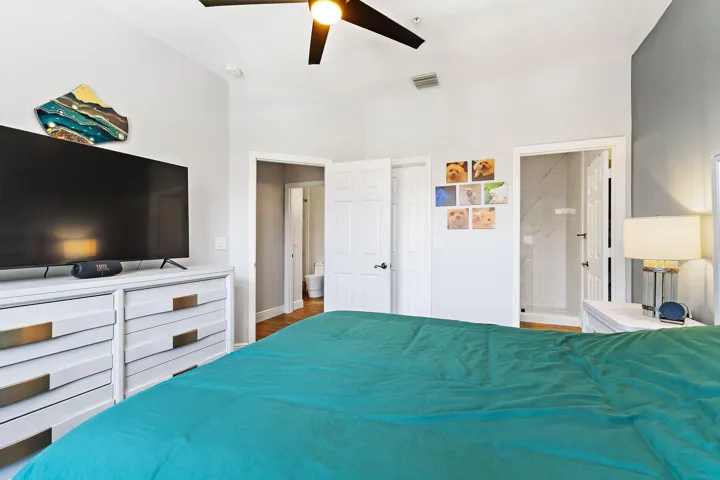 048-114LighthouseCir-UnitC-SMALL