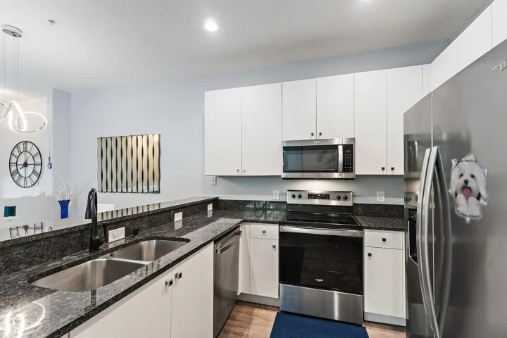 036-114LighthouseCir-UnitC-SMALL