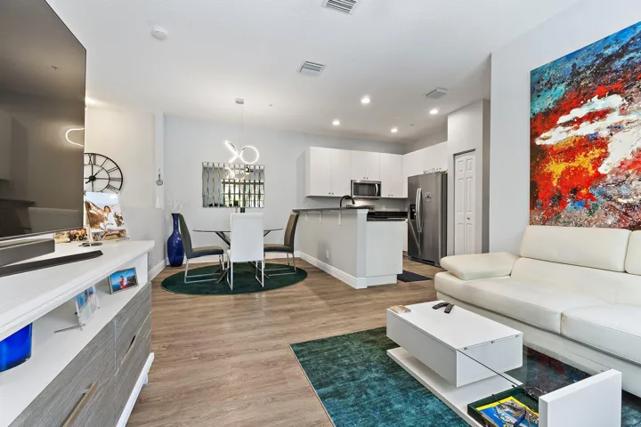 033-114LighthouseCir-UnitC-SMALL