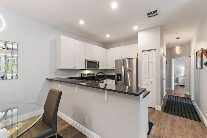 034-114LighthouseCir-UnitC-SMALL