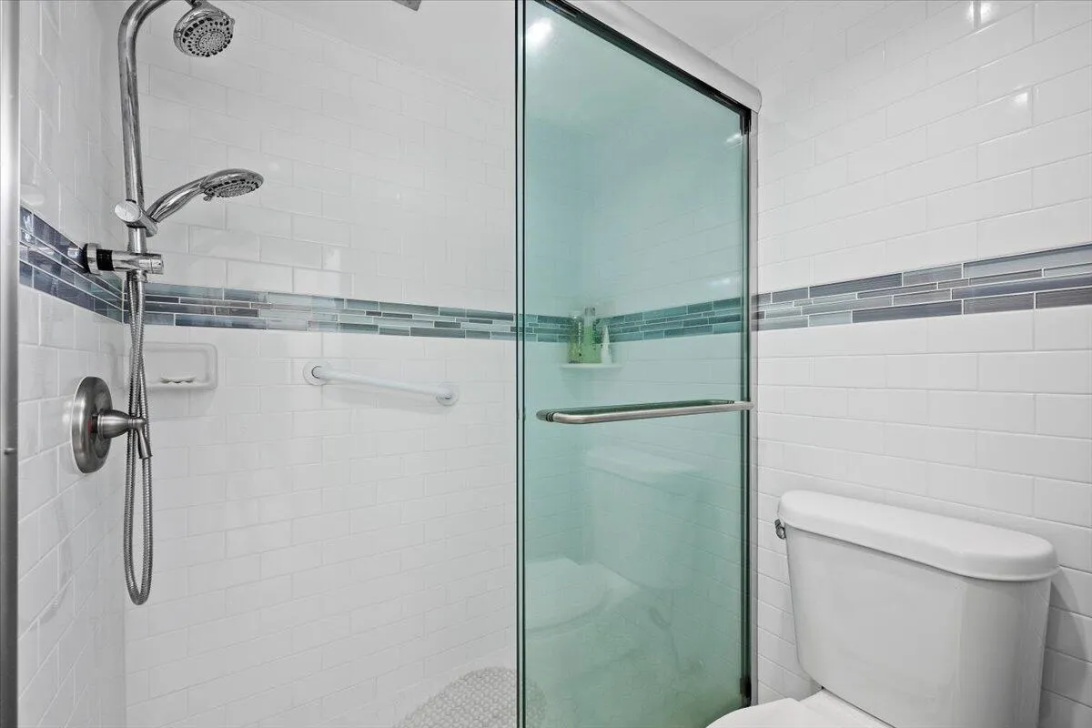 Full Bath 2