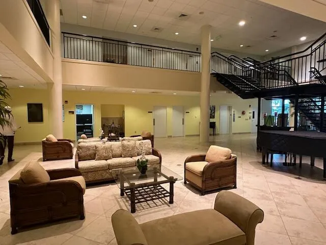 1st floor gatherin area