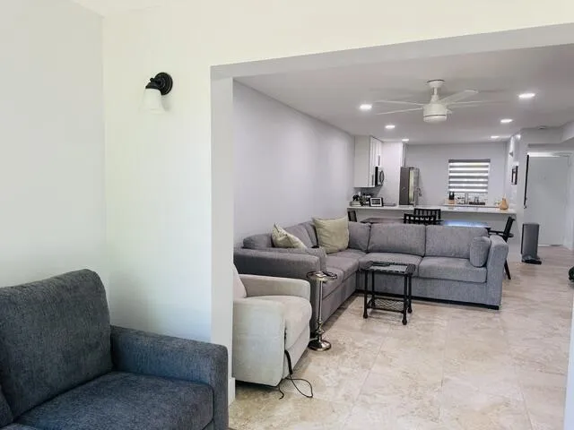 Tastefully furnished all less than 1 year old