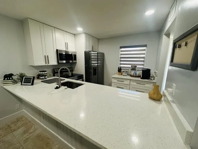 large quartz kitchen counter