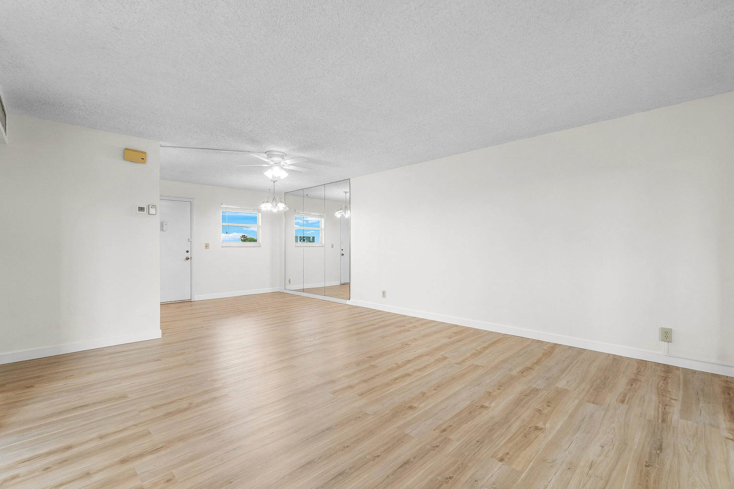 010-725LoriDrive-412-PalmSprings-FL-3346
