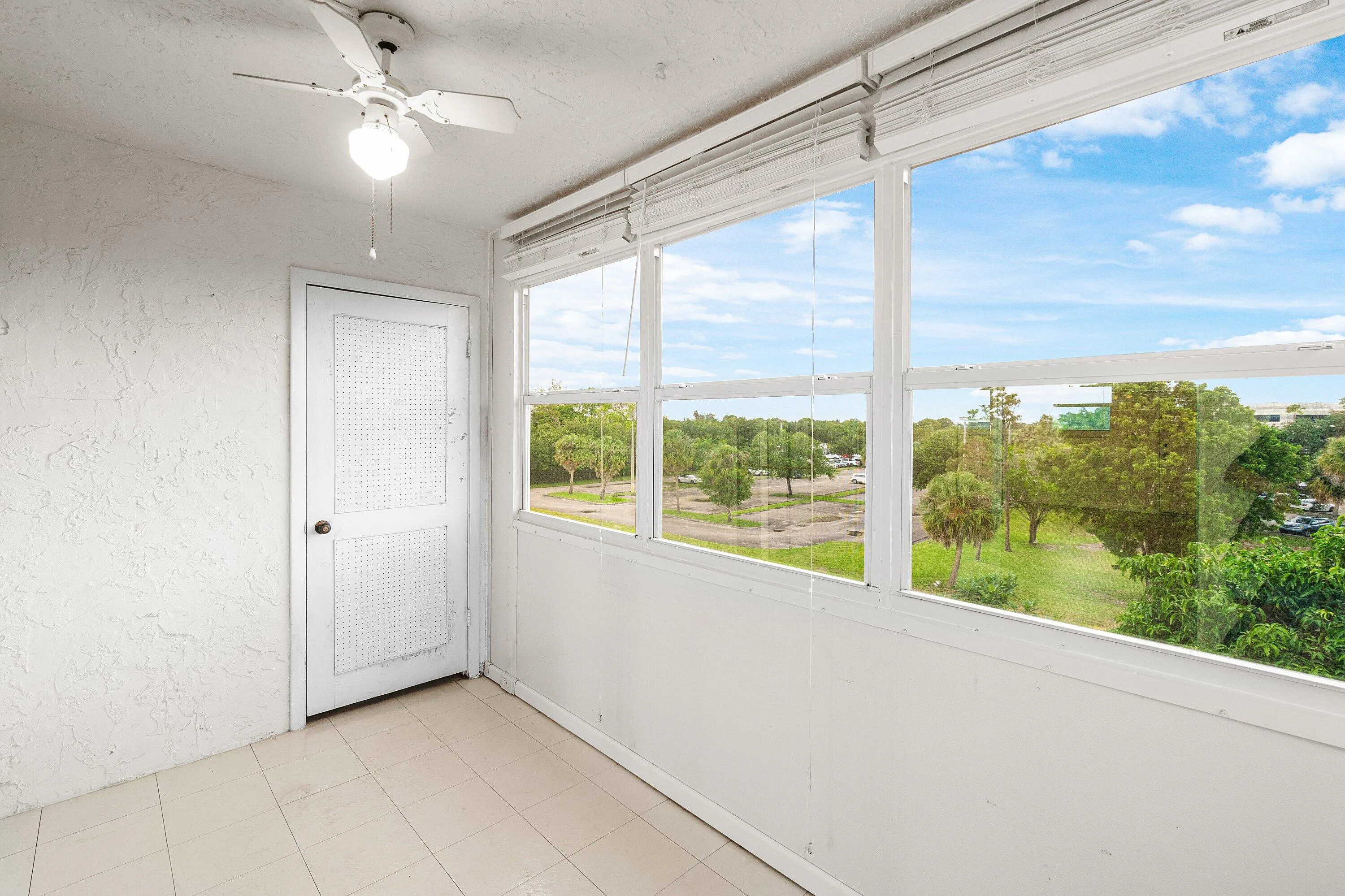 020-725LoriDrive-412-PalmSprings-FL-3346