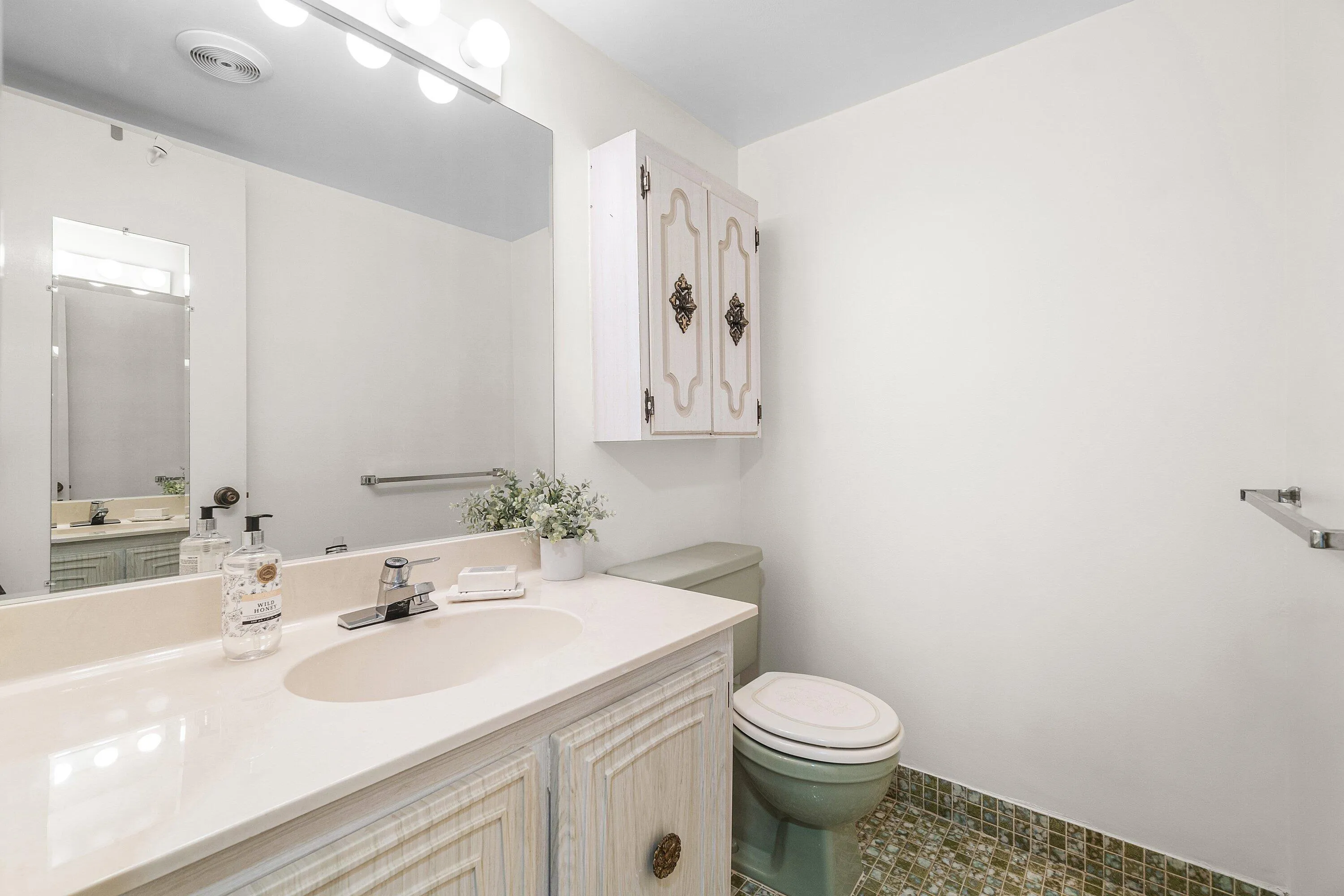 024-725LoriDrive-412-PalmSprings-FL-3346