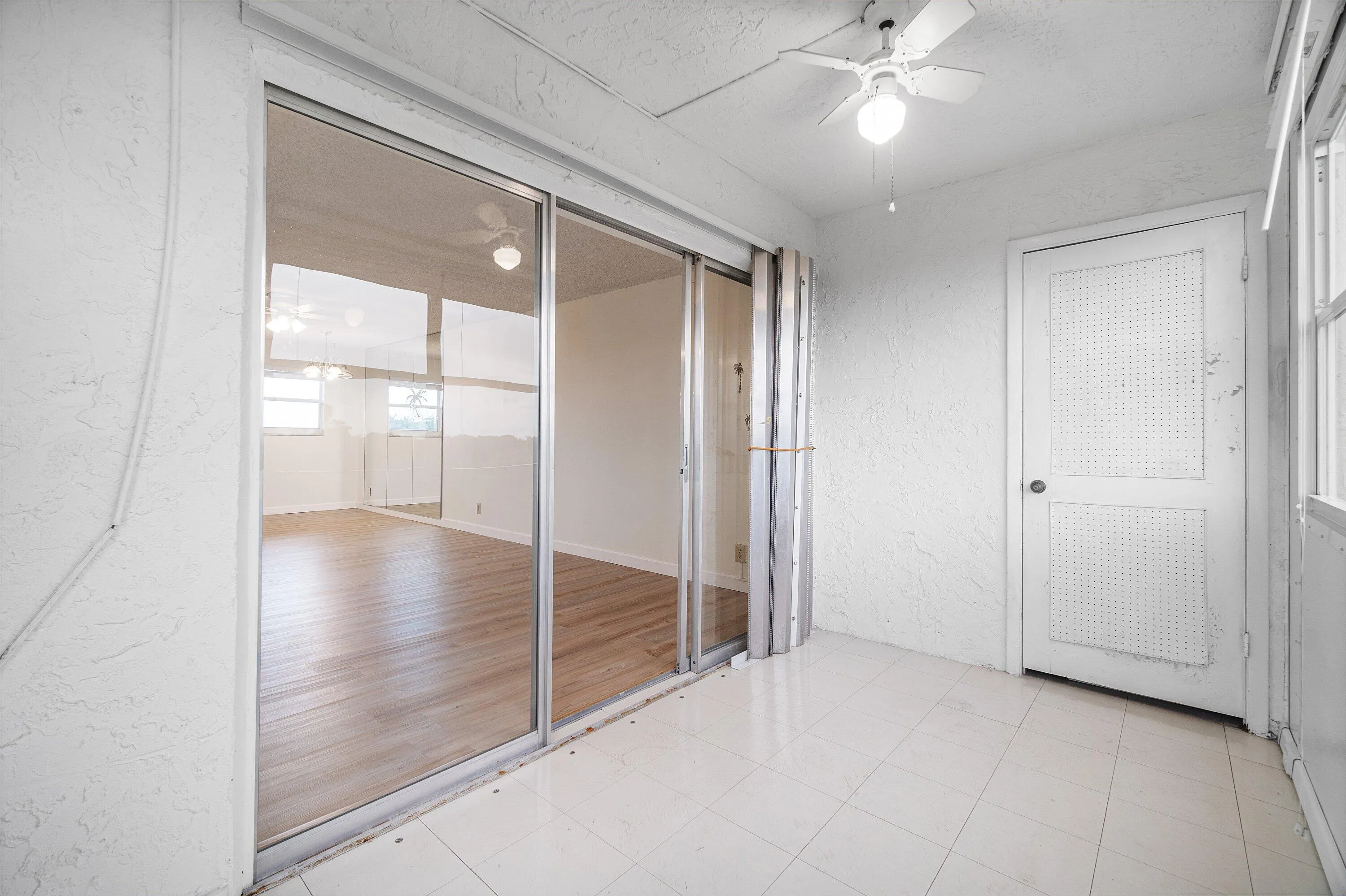 023-725LoriDrive-412-PalmSprings-FL-3346