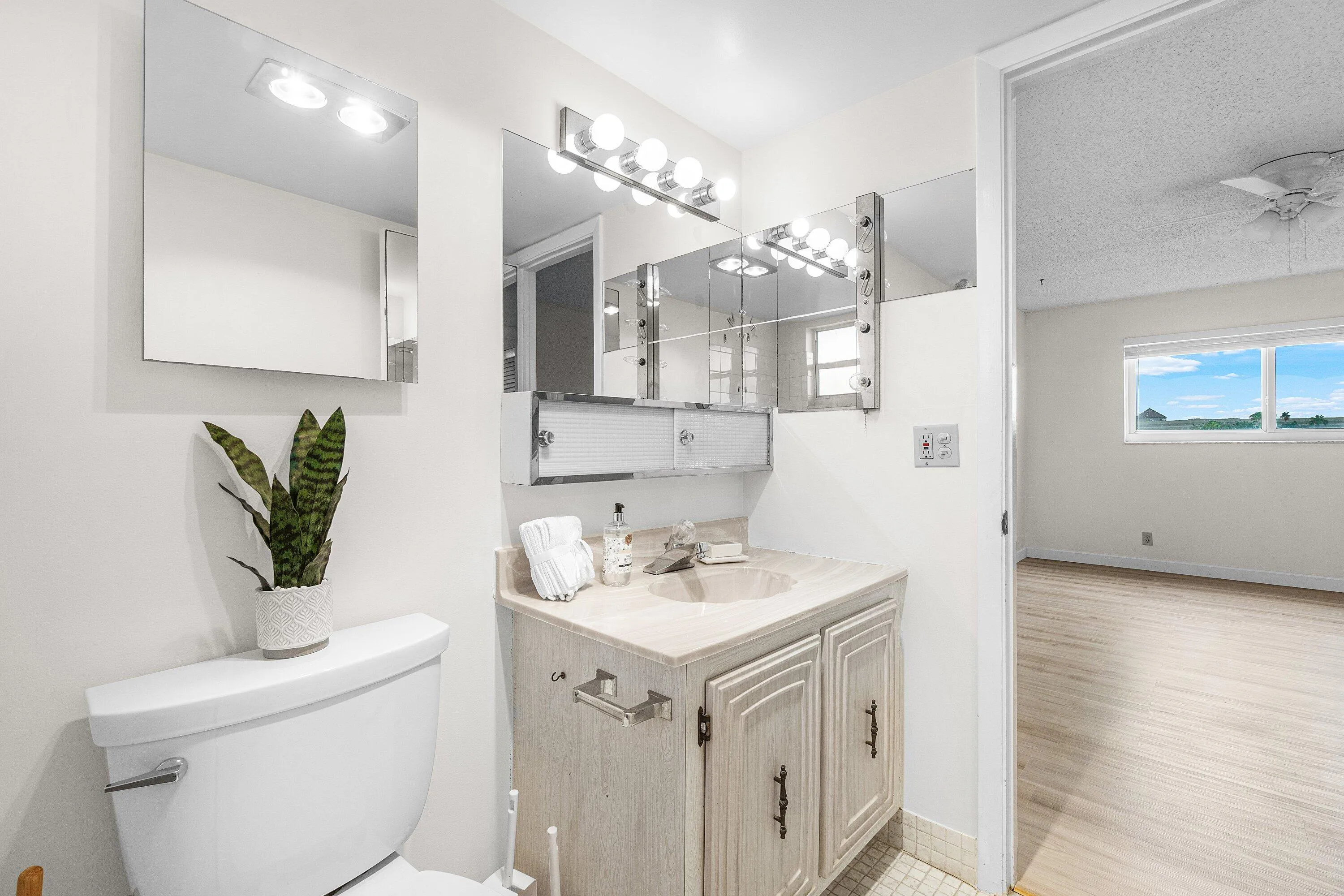 028-725LoriDrive-412-PalmSprings-FL-3346