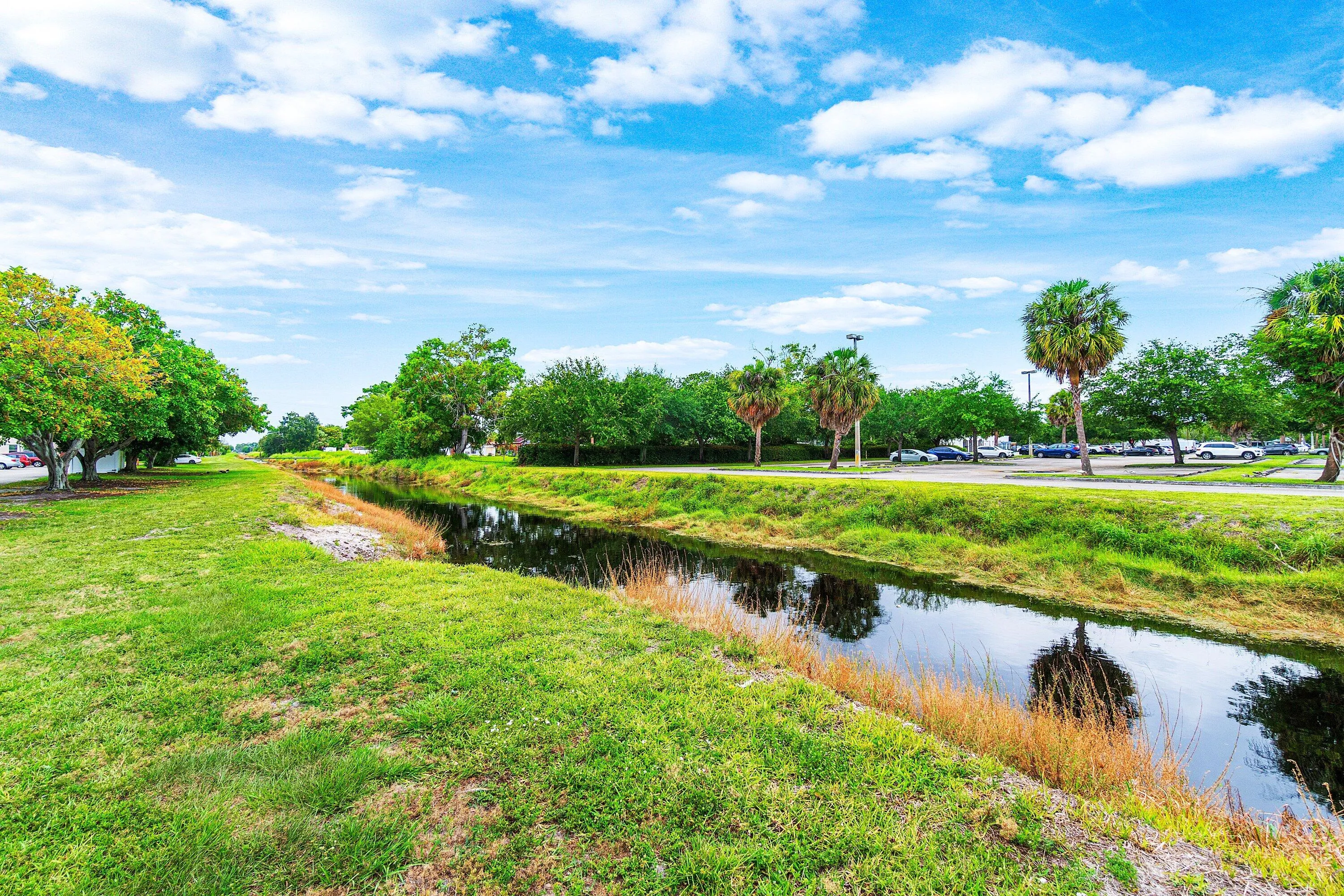 031-725LoriDrive-412-PalmSprings-FL-3346