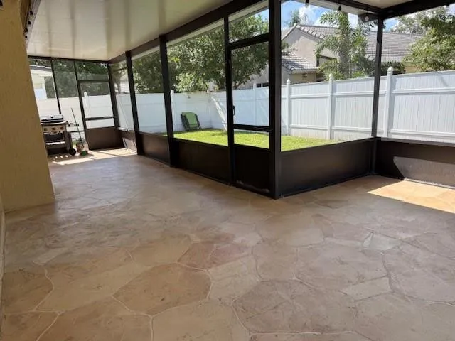 Large Screened Patio