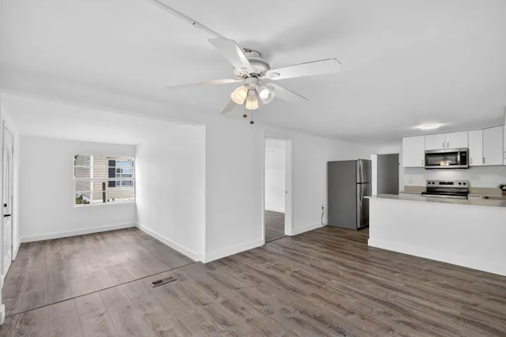 Kitchen/Foyer/Entrance