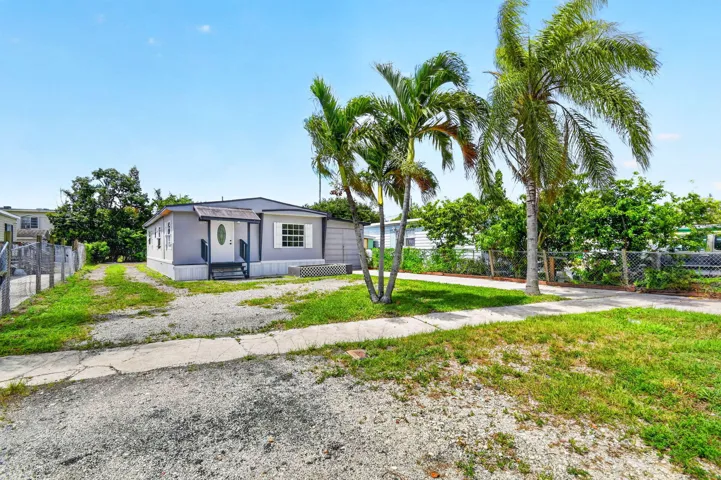 Large Yard, Ample Parking