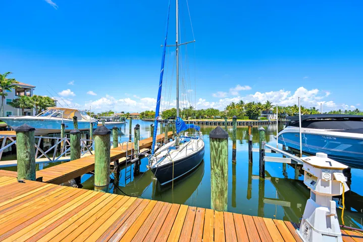 Private Boat Dock up to 65'