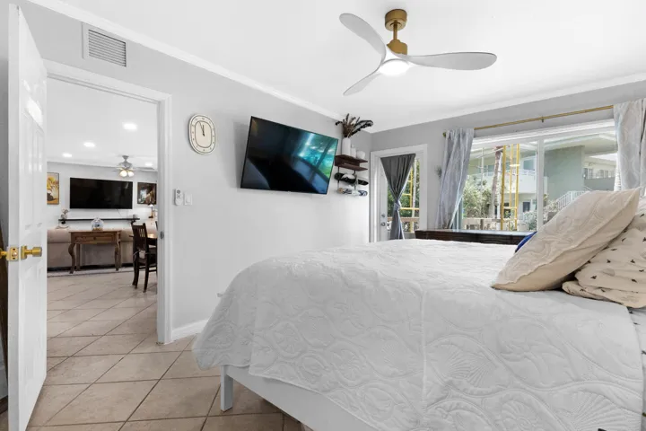 Both Bedrooms have bathrooms and can be master suites