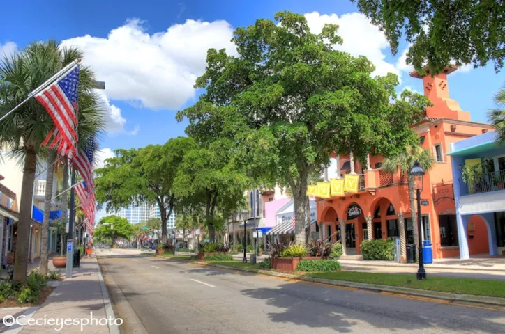 Las Olas Steps Away