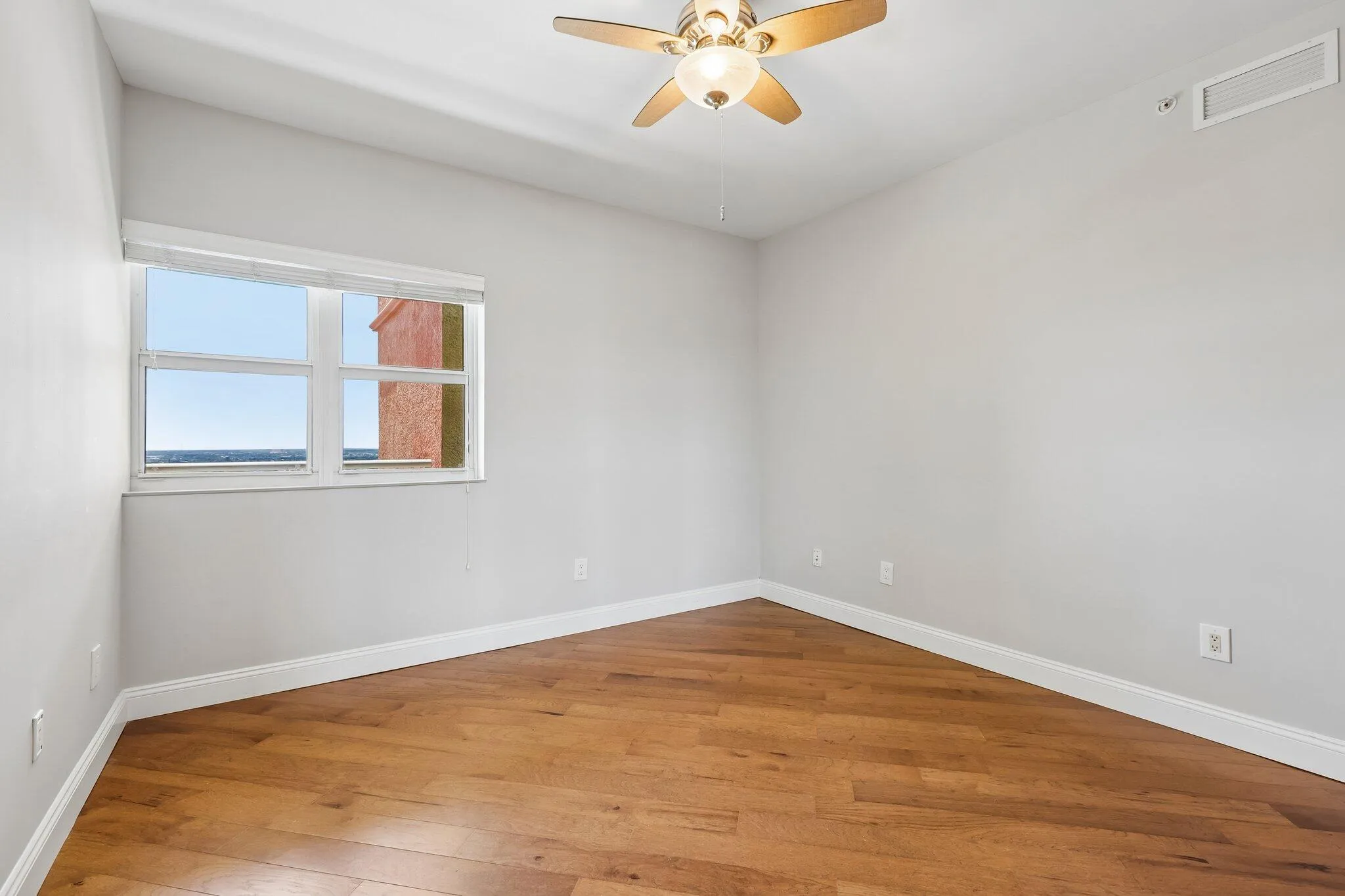 16-web-or-mls-Lake Shore Dr 2508-S2105-0