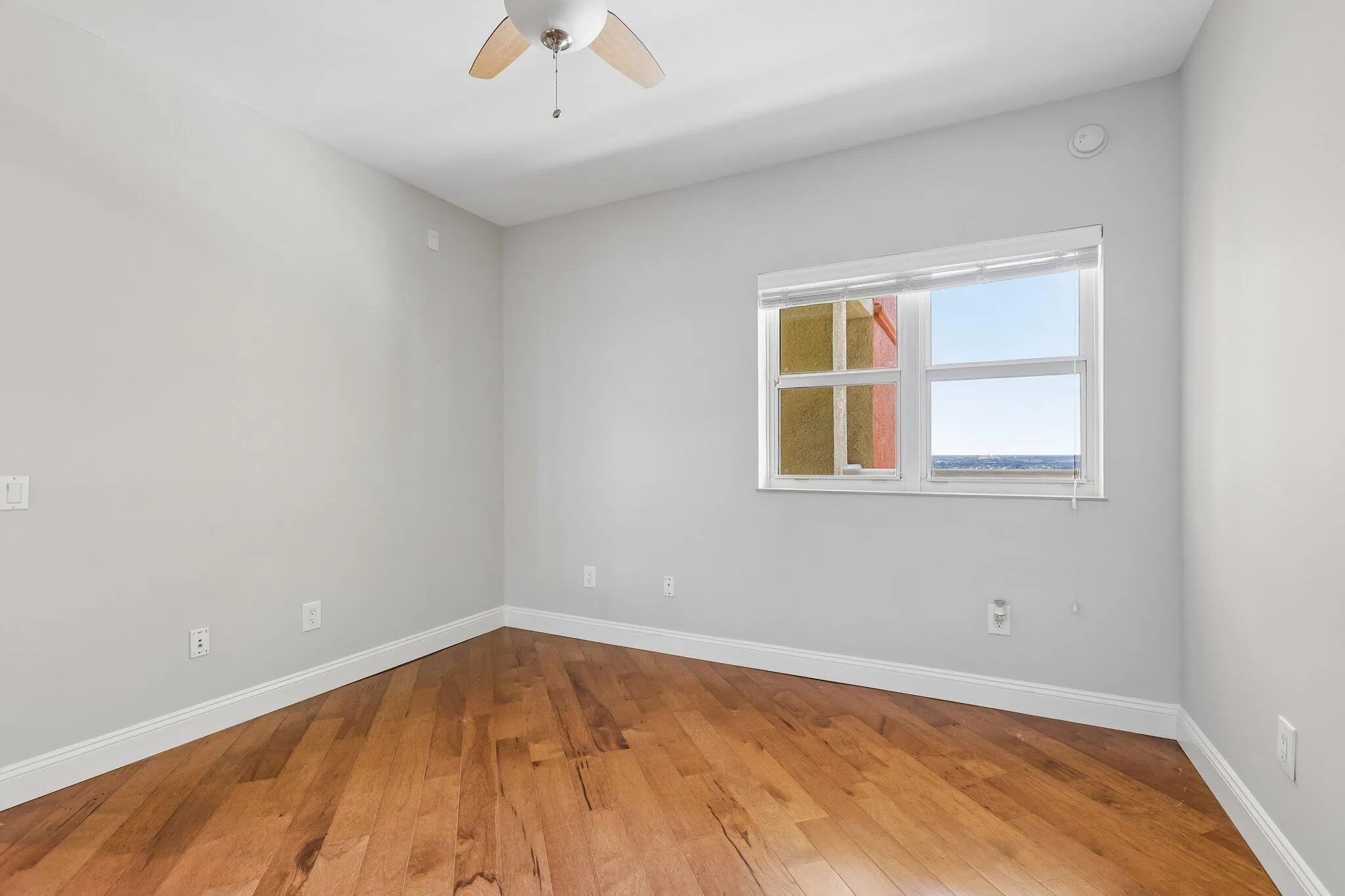 22-web-or-mls-Lake Shore Dr 2508-S2105-0